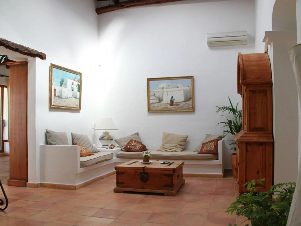 Lush Farmhouse in Sant Miguel de Balansat with Hot Tub & Private Pool