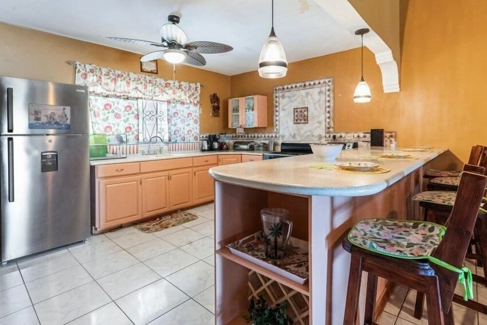 Yanceylargo Estate - Newly Renovated 7br Beautiful Two-story Estate Villa W Gorgeous Mountain View 7 Bedroom Villa by RedAwning