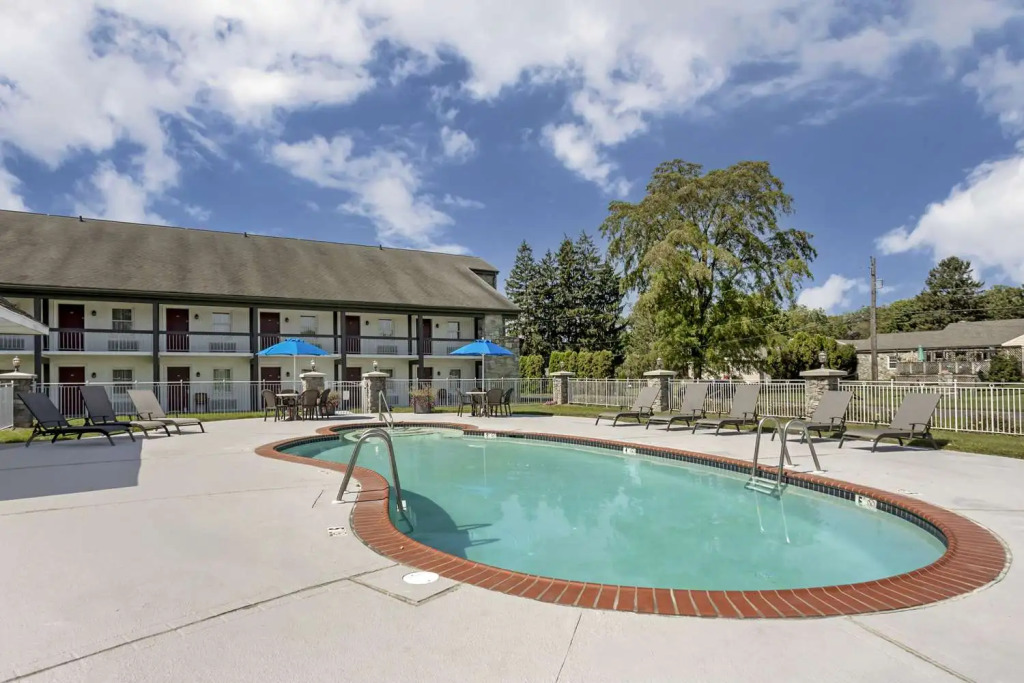 SureStay Studio by Best Western Paradise Lancaster County