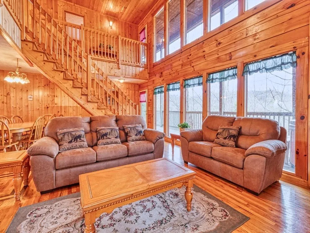 Hawks Point Lodge