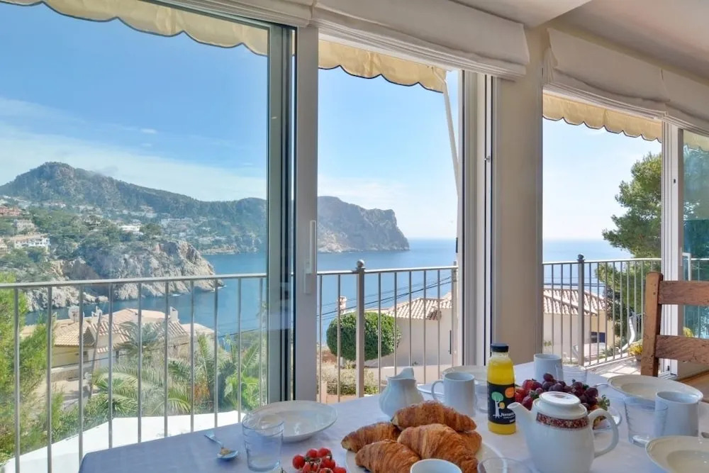 Villa with incredible sea views and pool Up To 7
