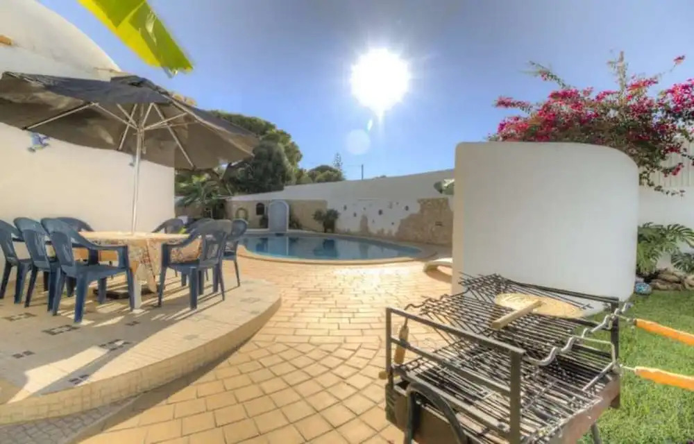 Villa - 4 Bedrooms with Pool and WiFi - 105890