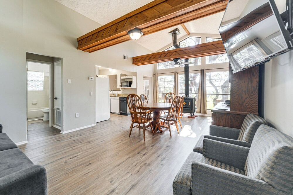 Canyon Lake House w/ Porch, Views + Private Gazebo