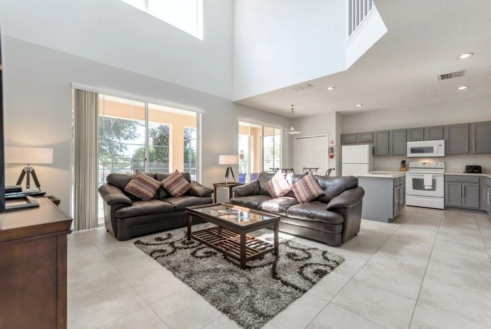 Amazing House! - Emerald - 2696LIC