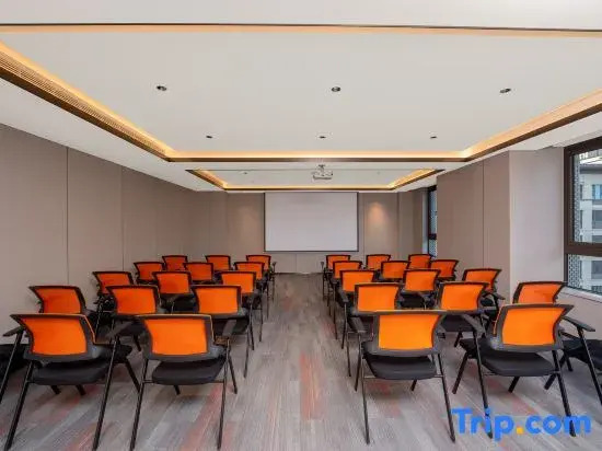 Holiday Inn Express Chongqing Ciqikou Ancient Town by IHG