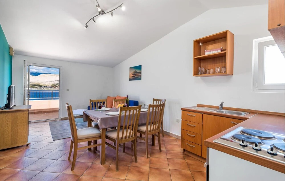 Stunning Apartment in Pag With Wifi and 2 Bedrooms