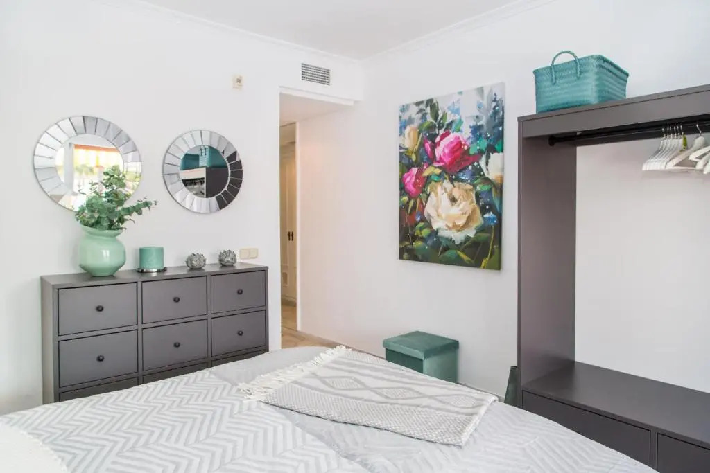 Stylish Penthouse 2 pools & next to beach - RDR204