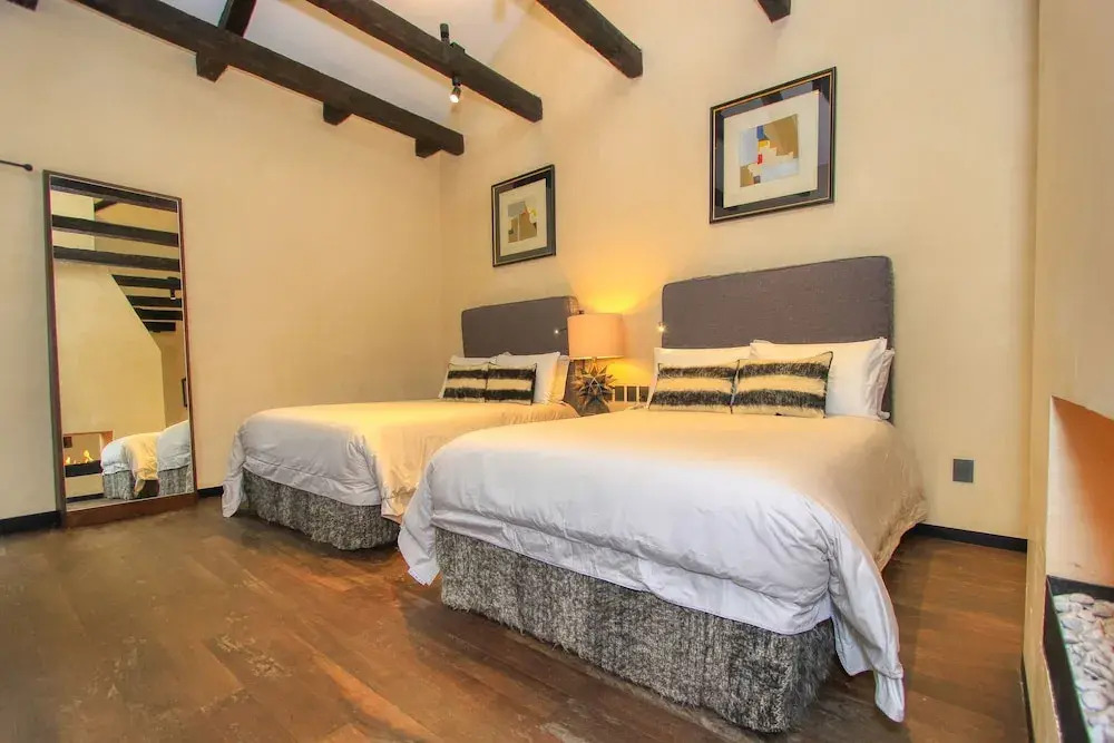 Uvence Arte + Hotel