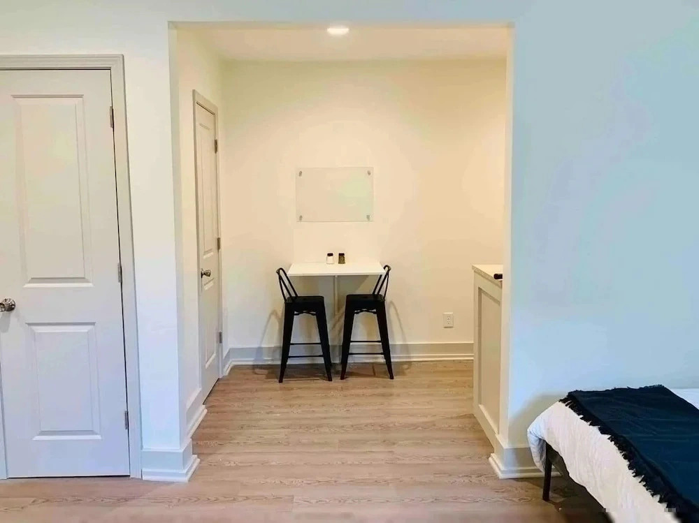 The Blue Heron-elegant Urban Studio in City Center