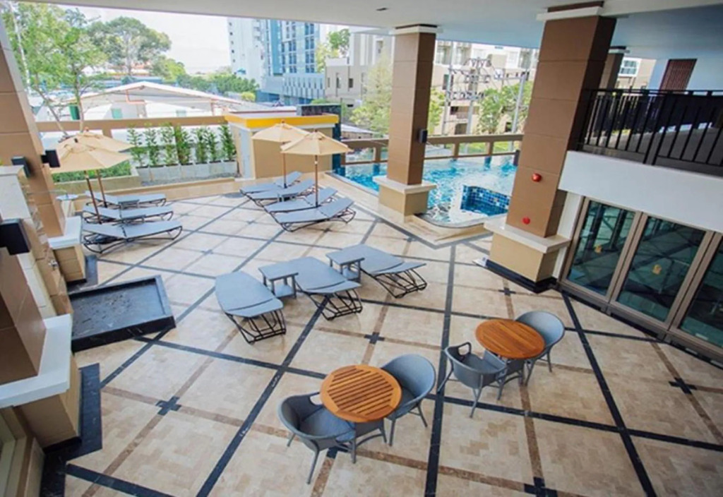 March Hotel