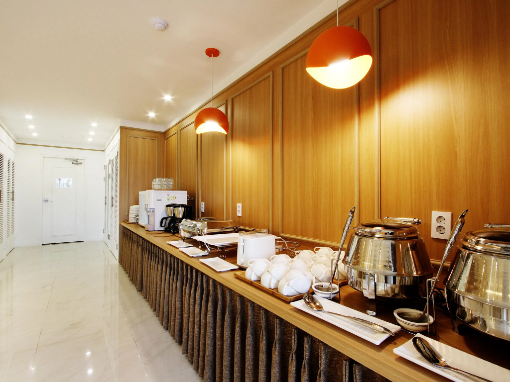 Bando Tourist Hotel