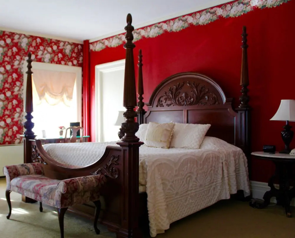 The Stockade Inn