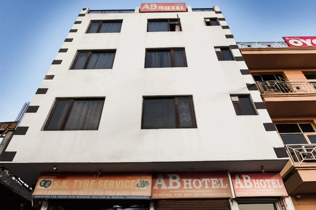 OYO 60618 Hotel Ab