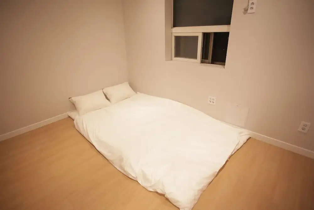 Hotel Seven Step