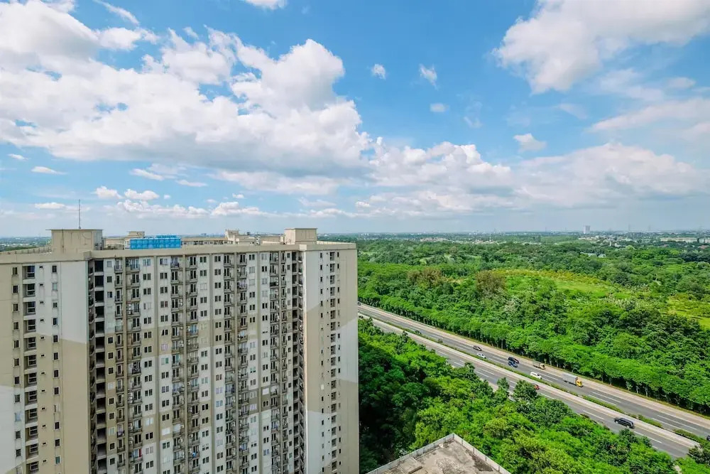 Minimalist and Warm 2BR at 29th Floor Podomoro Golf View Apartment