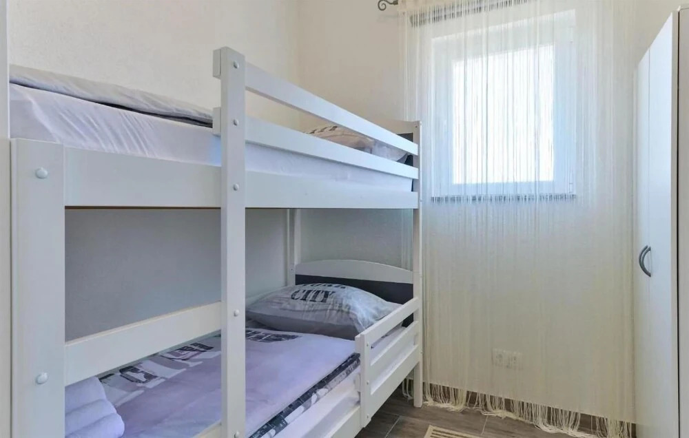 Stunning Apartment in Obrovac With 3 Bedrooms, Wifi and Outdoor Swimming Pool