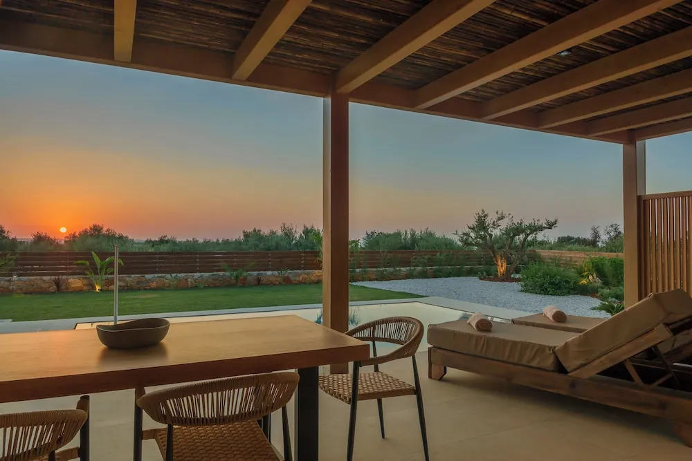 Lakka Suites
