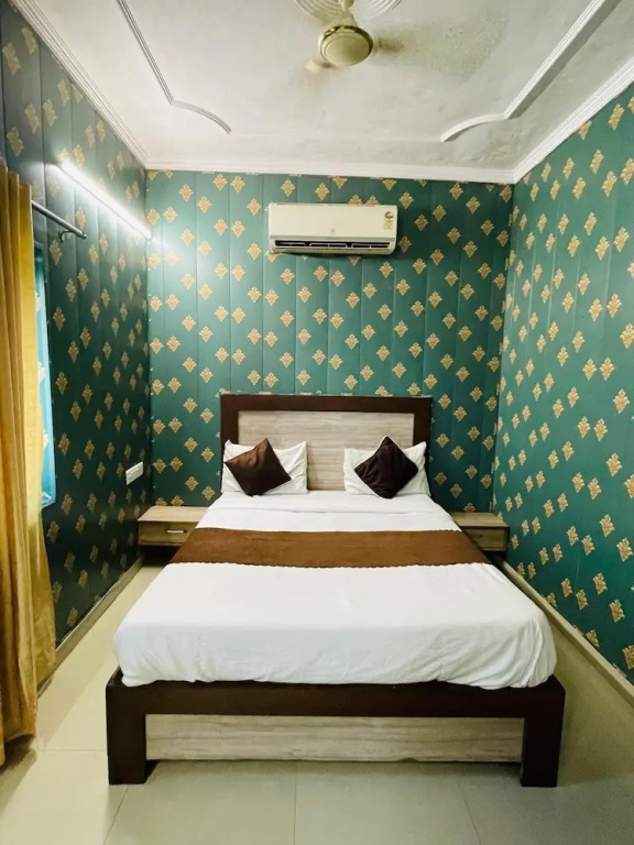 Hotel Taj Royale