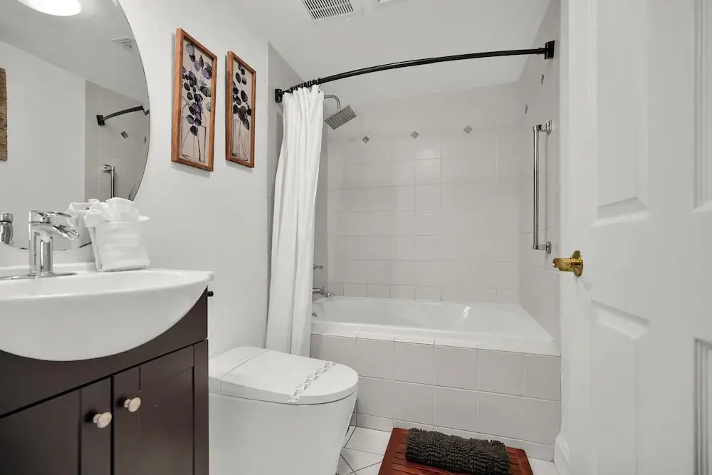 Ocean View 2 Bedroom in Coconut Grove