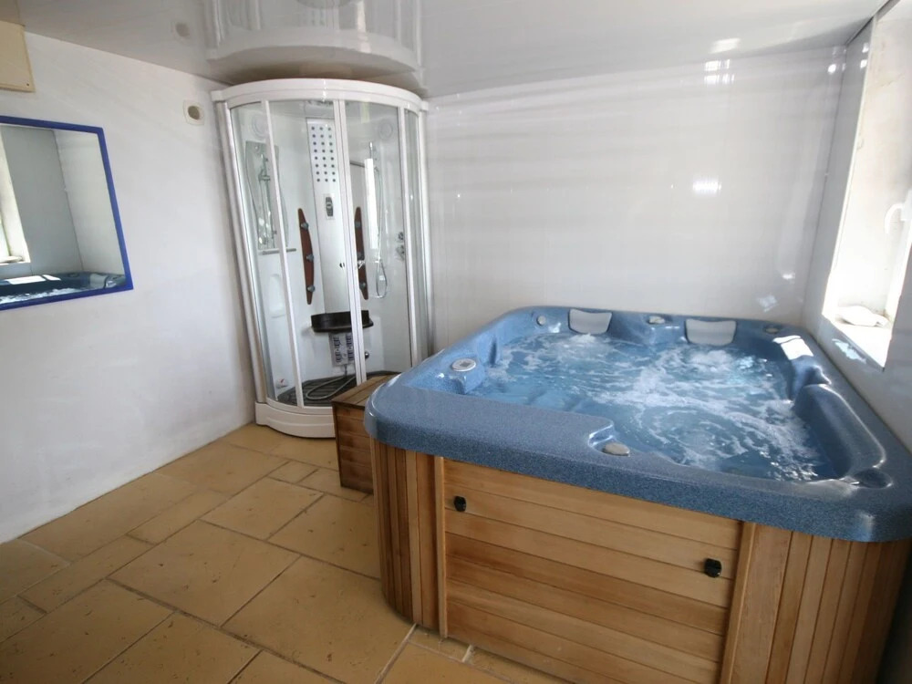 Modern Villa in Clohars-Carnoët with Private Swimming Pool