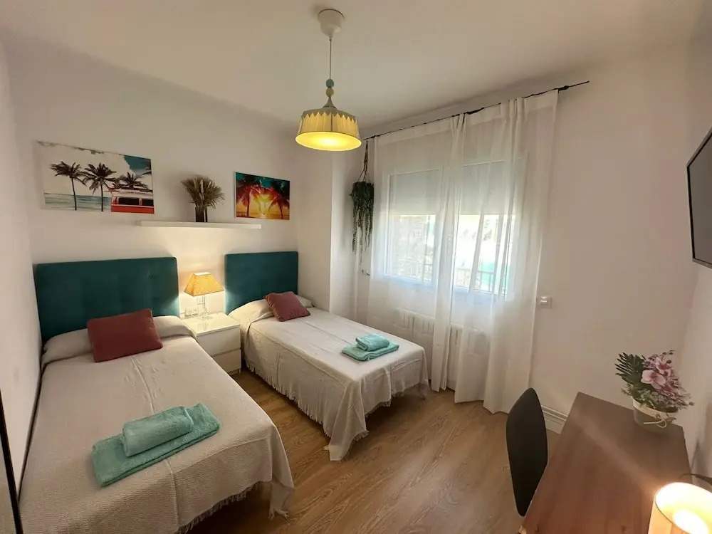Rooms in Apartment Borrell