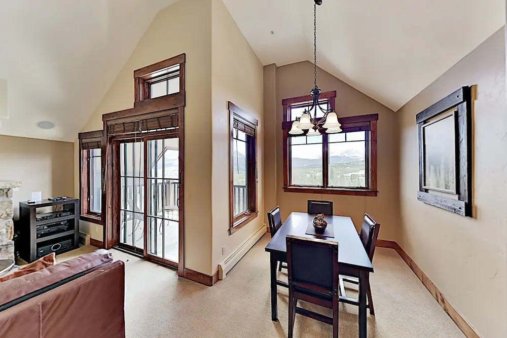 1891shrv 2 Bedroom Condo