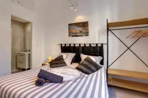 Great Flat in the Old Town Up To 4