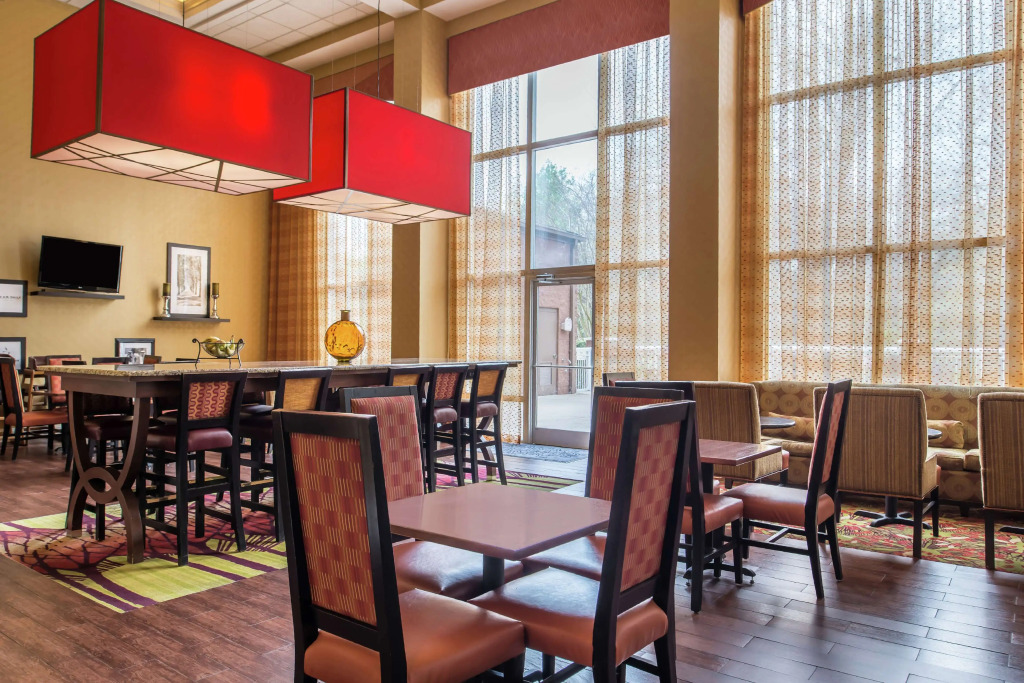 Hampton Inn & Suites Charlotte Arrowood Rd