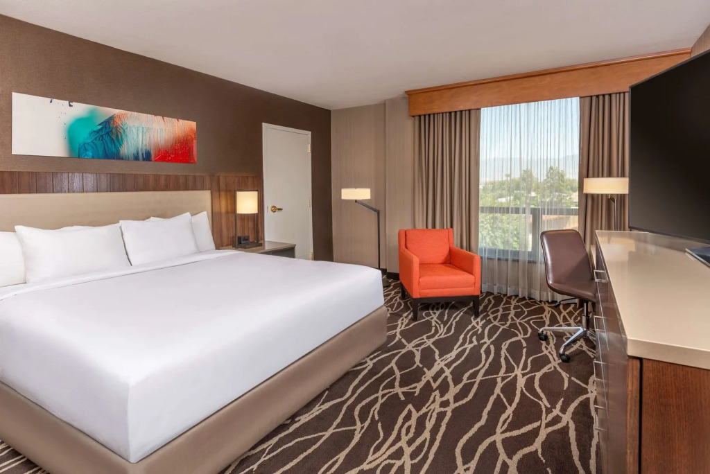 DoubleTree by Hilton San Bernardino