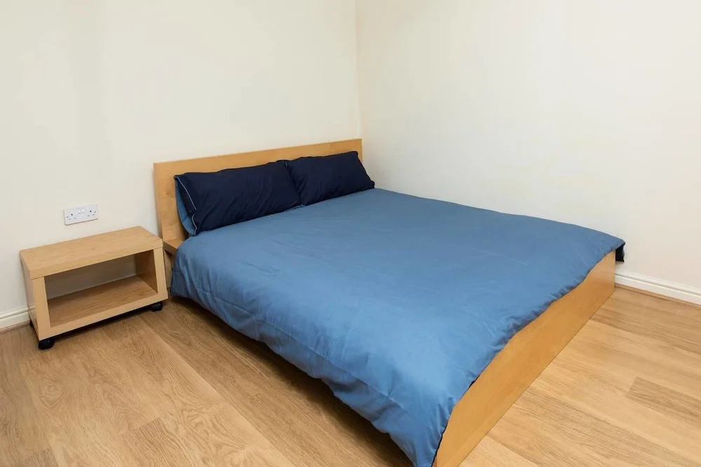 Top Floor Apt Near City Centre