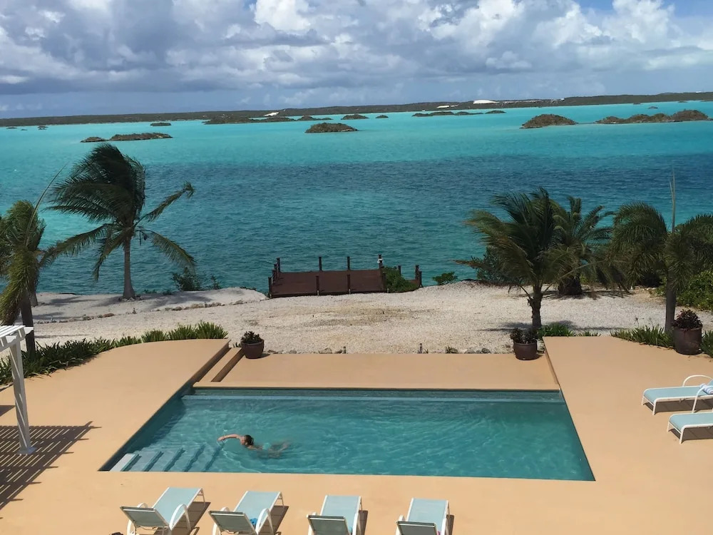 Breezy Palms Villa