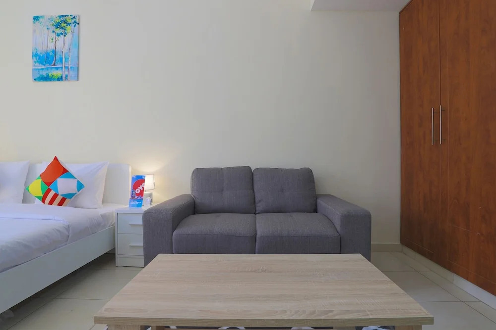 OYO 264 Home Cordoba Palace 607 Studio