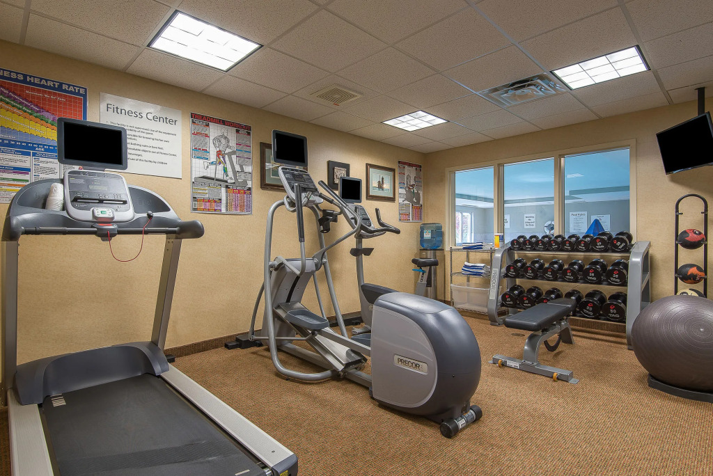 Holiday Inn Express Hotel & Suites Tilton - Lakes Region