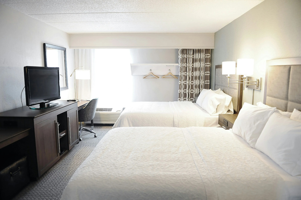 DoubleTree by Hilton Dulles Airport-Sterling
