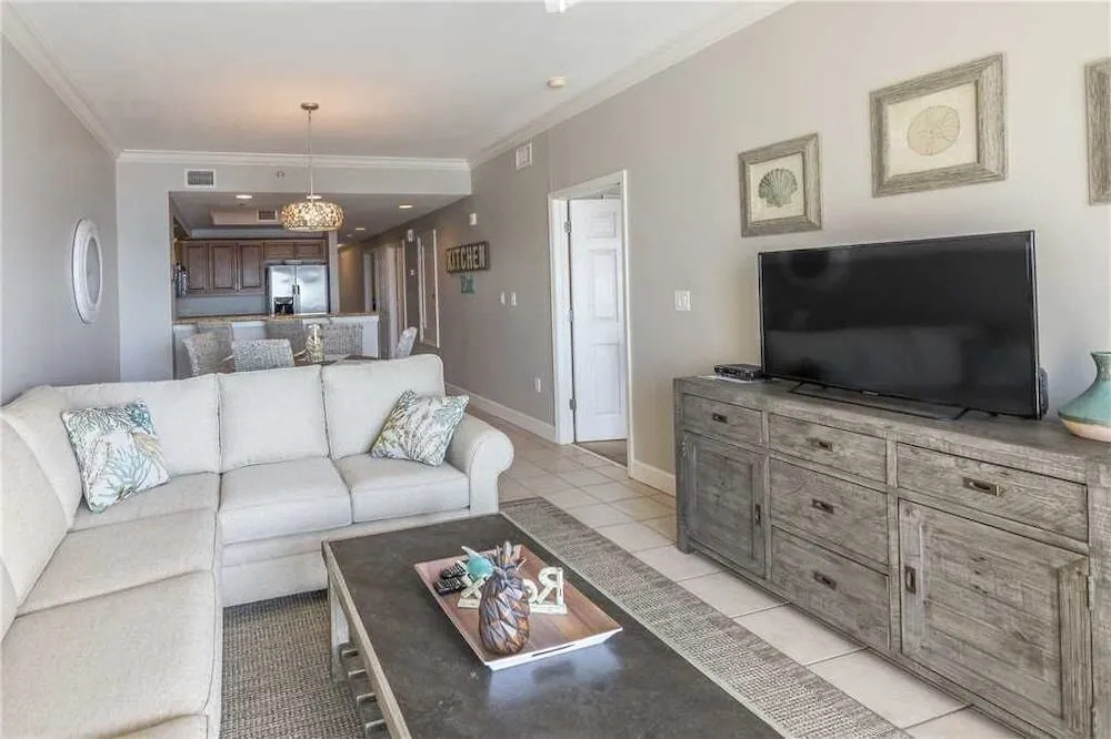 Seawind 502 - 3 Br condo by RedAwning