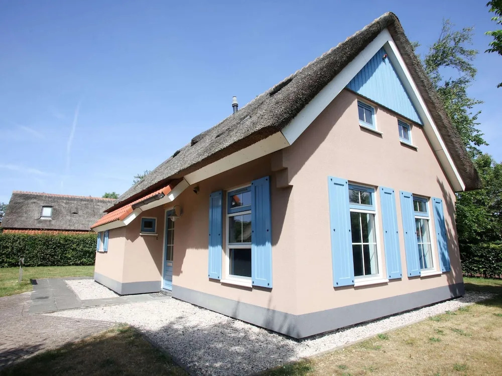Traditional Villa With Dishwasher on Texel Near the Sea