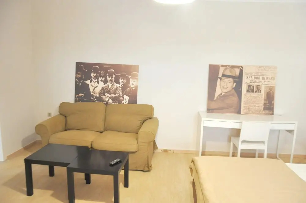 Studio in Glifada, With Furnished Garden and Wifi - 1 km From the Beac
