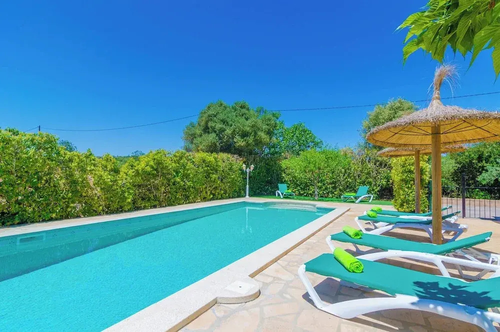 Villa in Manacor With Pool & Tennis Court
