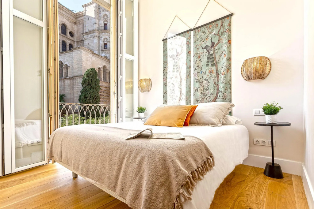 Exclusive 3BD apartment near  Cathedral. San Agustin VI