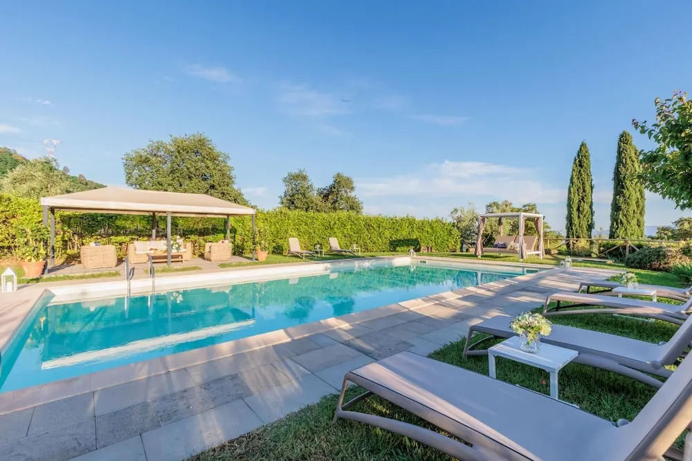 Tuscan Fizz Villa a Vineyards Retreat