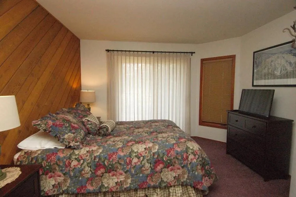 Snowcreek Resort