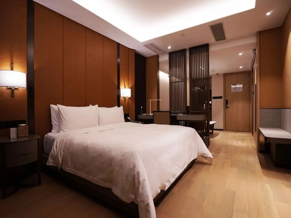 chongqing kuanrong luxry suit hotel