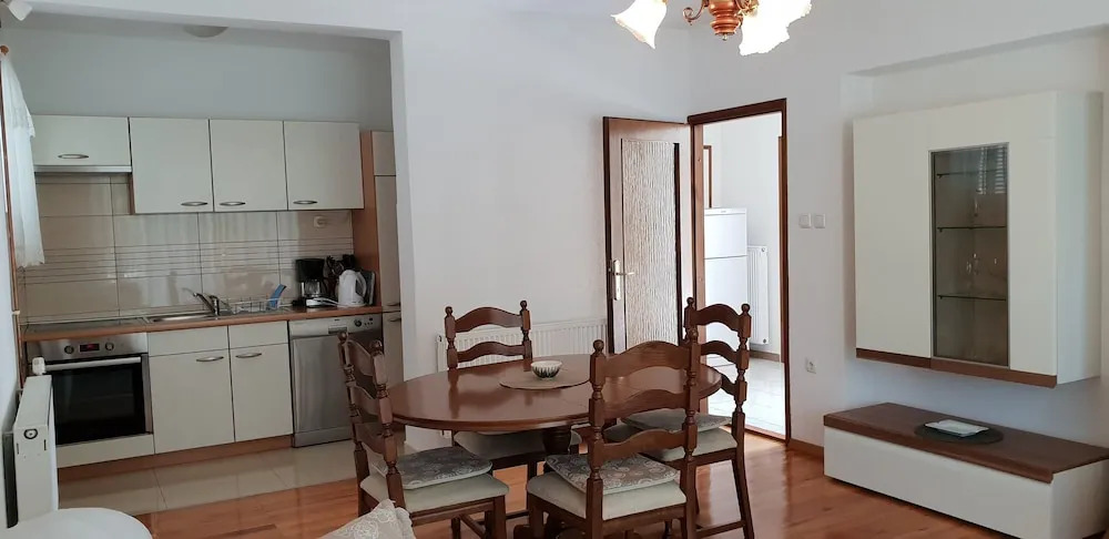 Apartment Ljiljana