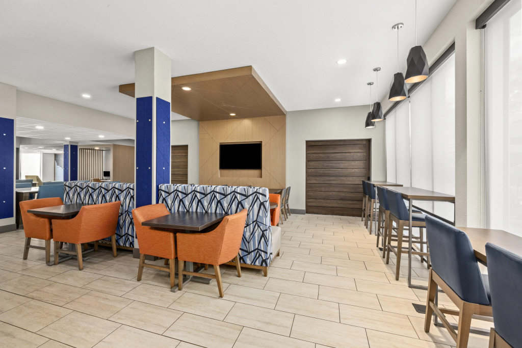 Holiday Inn Express & Suites Phoenix West Tolleson by IHG
