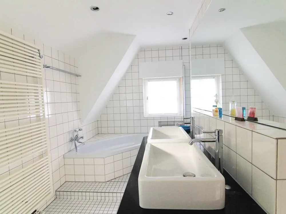 Luxus Ferienhaus Villa EMG Emsdetten nah Münster, Osnabrück, Rheine für Familien Gruppen bis 17 Personen, Pool, Whirlpool, Garten, Kamin, 6SZ