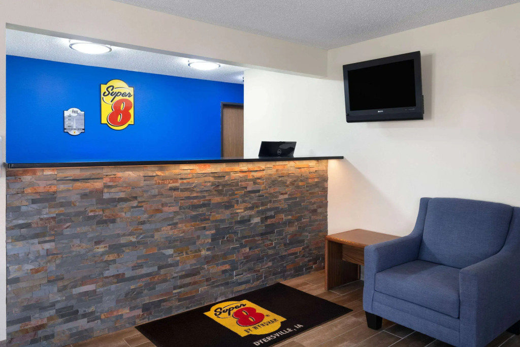 Super 8 by Wyndham Dyersville