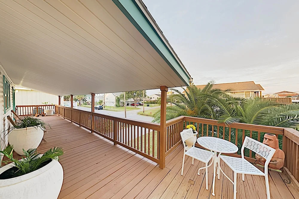 New Listing! West Bay Beauty w/ 3 Decks & Kayaks home