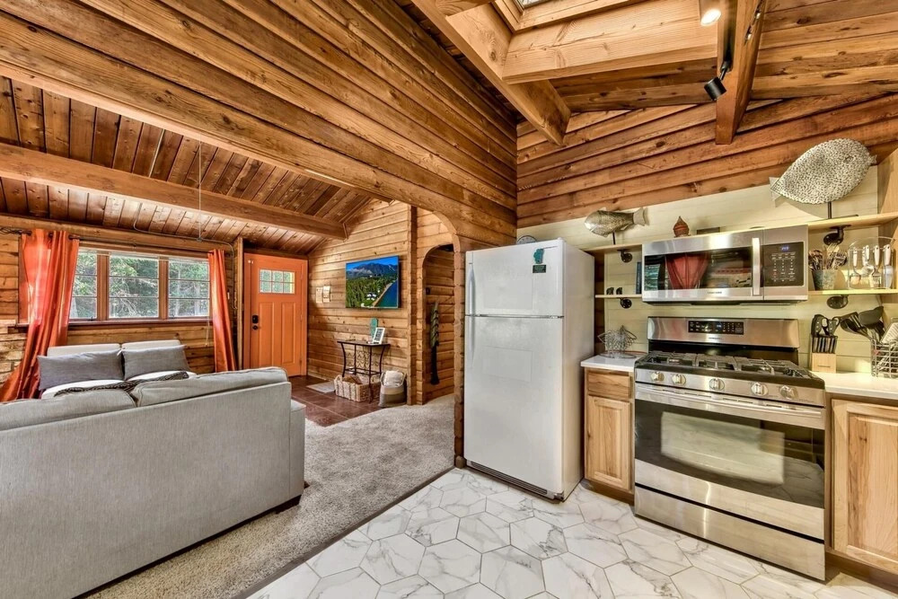 1577a The Tahoe Lazy Bear 3 Bedroom Cabin by RedAwning