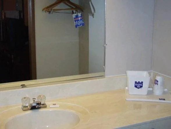 Budgetel Inn & Suites