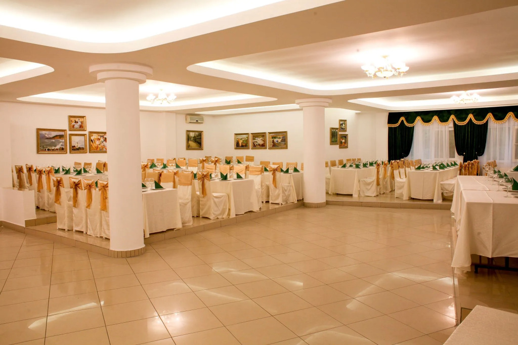 Hotel Cornul Vanatorului